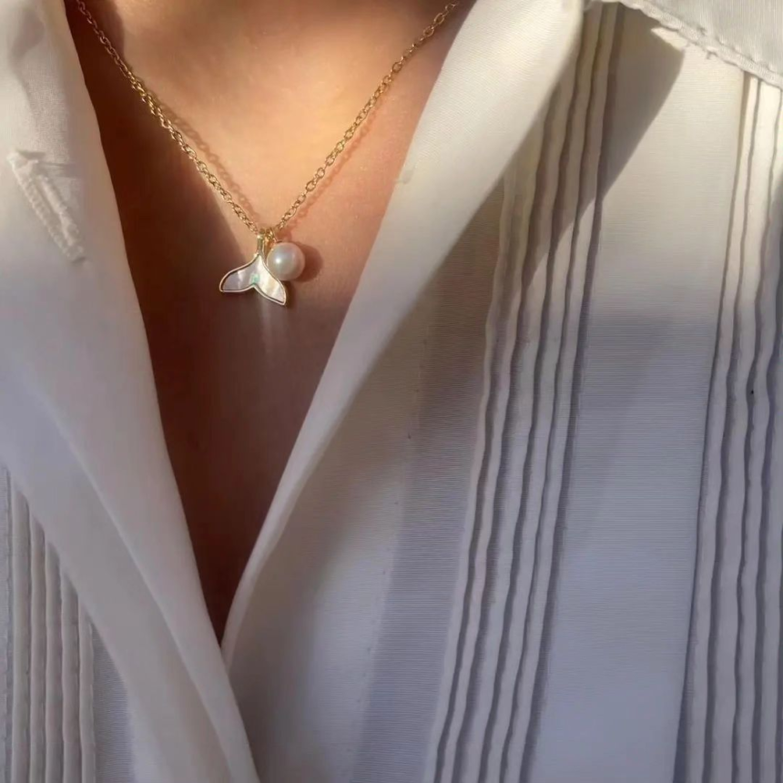 Fish Tail Pearl Necklace